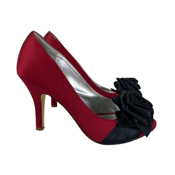 Michael Angelo 8M Red Satin Heels W/Big Black Rose Vintage Vibe Sexy - Picture 4 of 7